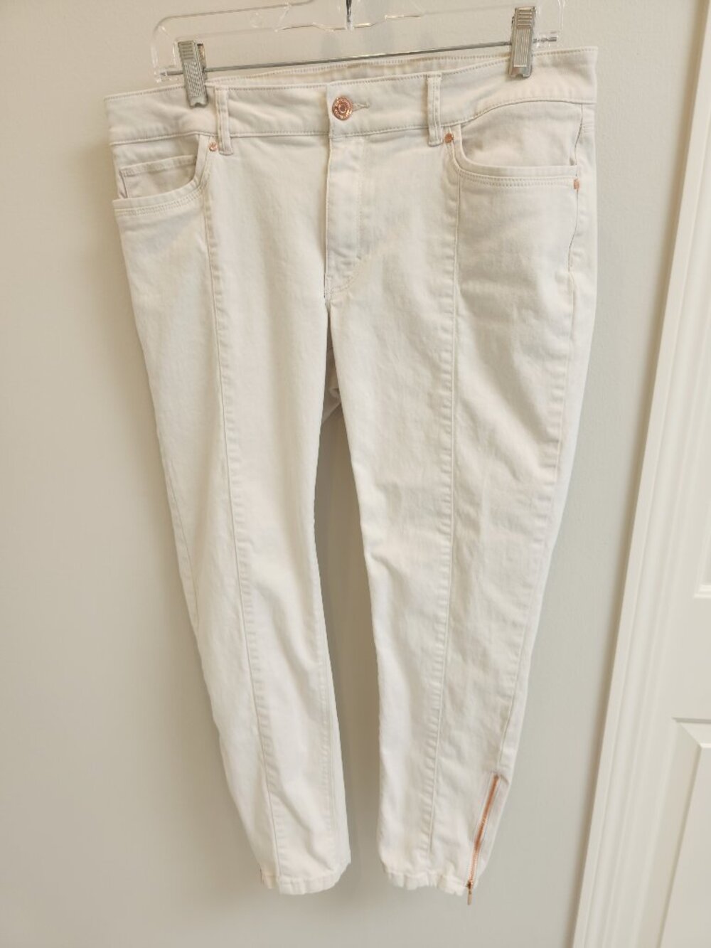 White House Black Market WHBM 12 Chino Pants Beige Skinny Skimmer Rose Gold Zip